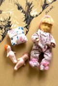  ミニチュアベビー   英国　ハンドメイドドール　７，３ｃｍ