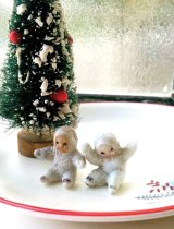 ON THE ６th DAY OF ADVENT　粉雪まとったスノーベビー   アンティークドール   ２点セット