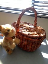 小さな蓋つきバスケット　もち手つきカゴ　アンティーク　パニエ