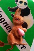  ニンジンが好物のウサギさん　スタンディングポーズ　７ｃｍ　ジャーマンアニマル　WAGNER
