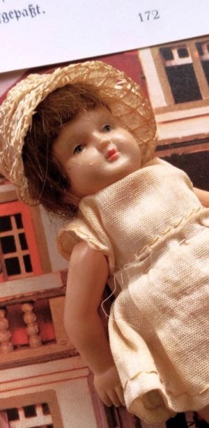 画像5: 春をさがしてストローハット　セルロイドの女の子ドール　ドイツ　ドールハウス