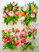 春はチューリップ！　花のクロモス 　カーネーション　花束