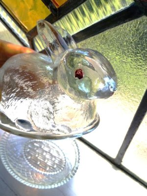 画像2: 赤い眼をしたガラスの兎　  クリアー 　ウサギの入れ物     