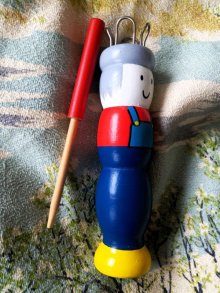 他の写真1: サロペットの男の子　リリアン編み　木製人形　ドイツ　ヴィンテージ