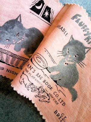 画像3: 布絵本　灰色仔猫さん　ディーンズ　ラグブック　CLOTH BOOK　from ENGLAND