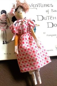 小さなサイズのペグドール　人形の家　アンティーク 　１７ｃｍ　ウッデンドール 