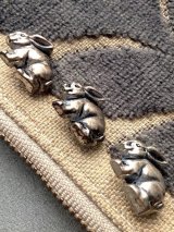 銀色うさぎ　古色仕上げのフレンチボタン　Lapin　ラパン 　