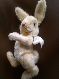 HAPPY PRICE！　にっこり笑顔　NIKI   RABBIT　シュタイフ  仔うさぎ　２０ｃｍ