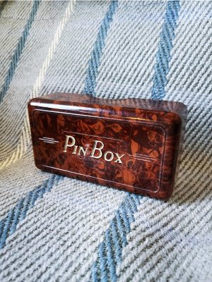 画像1: PIN BOX　ベークライトの小さなケース　マーブル模様　from LONDON