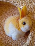 HAPPY PRICE！　シュタイフのポンポンうさぎ　４ｃｍ　毛糸玉　カステラ色のウールラビット