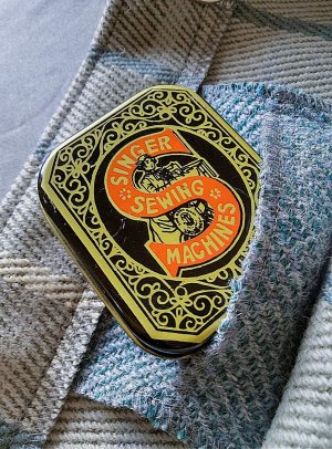 画像1: ソーイングキット　シンガーミシン　小さな缶　裁縫