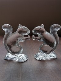 ガラスの置物　小さなリス　窓辺のオブジェ　硝子のりす