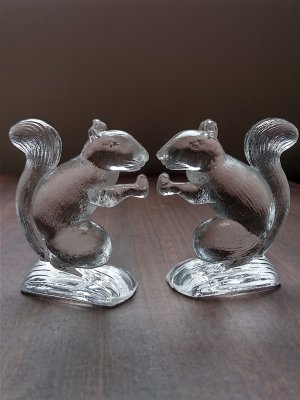 画像1: ガラスの置物　小さなリス　窓辺のオブジェ　硝子のりす