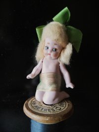 オールビスクドール　アンティークミニチュア　５，５ｃｍ　HERTWIG　人形遊び　ドールハウス　　　　　　