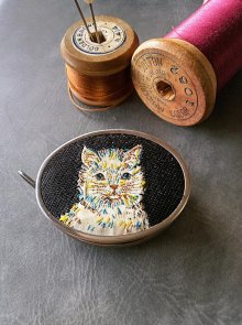 他の写真1: テープメジャー　おすまし猫さんの刺繍　ヴィンテージ　裁縫コレクション