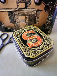 他の写真3: シンガーミシン　小さな缶　ソーイングコレクション