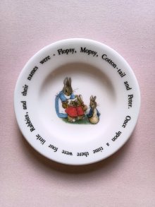 他の写真2: HAPPY PRICE！ウェッジウッドのミニチュアの皿　７，８ｃｍ　ピーターラビット　from  LONDON　