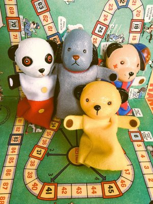 画像1: スーティーのフィンガーパペット　SOOTY, 　SWEEP, 　SCAMPI ＆ SOO　from  LONDON　