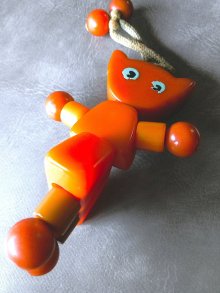 他の写真3: ベークライトの猫の女の子　TYKIY TOY　バタースカッチ 　キャラメル色