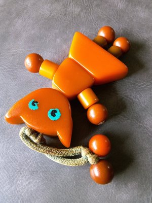 画像3: ベークライトの猫の女の子　TYKIY TOY　バタースカッチ 　キャラメル色