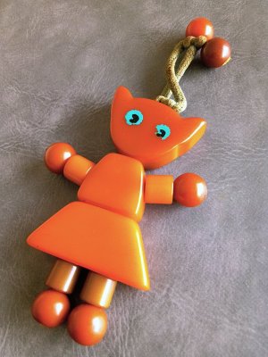 画像5: ベークライトの猫の女の子　TYKIY TOY　バタースカッチ 　キャラメル色