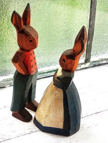 他の写真1: 木彫りのウサギのカップル　ドイツの古い木工細工　ハンドカーヴィング　