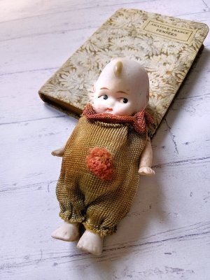 画像1: ピエロになりたかった子供　ビスクドール　アンティーク　８ｃｍ　HERTWIG