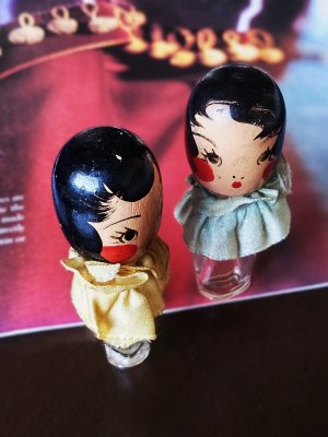 画像5: 女の子の形をした小さなボトル　香水瓶　７ｃｍ　グリーンカラー