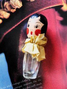 他の写真2: 女の子の形をした小さなボトル　香水瓶　７ｃｍ　クリームカラー