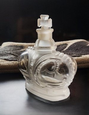 画像5: 王冠ボトル　フロストガラス　窓辺のオブジェ　香水瓶　Prince Matchabelli
