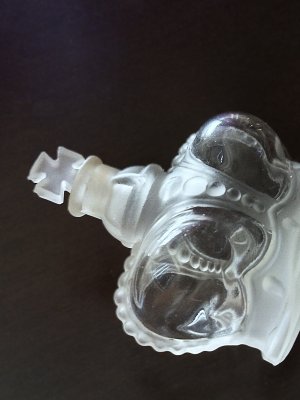 画像2: 王冠ボトル　フロストガラス　窓辺のオブジェ　香水瓶　Prince Matchabelli