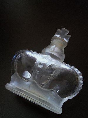 画像2: 王冠ボトル　フロストガラス　窓辺のオブジェ　香水瓶　Prince Matchabelli