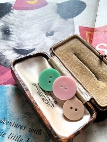 他の写真1: 木琴を演奏するスーティー　SOOTYのボタン　３個セット