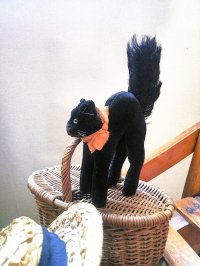 目が点になってるベルベットの黒猫　トムキャット 　最小サイズ　シュタイフ　