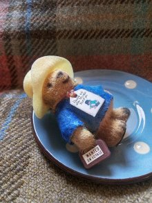 他の写真2: HAPPY PRICE！ くまのパディントン 　ミニチュア　キーホルダー