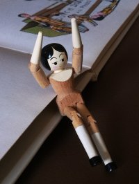 ペグドール　オランダ人形　from  LONDON　人形の家　７，８ｃｍ