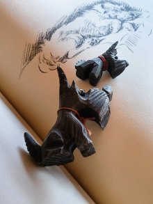 他の写真3: 木彫りの２匹のテリア　ヴィンテージのマスコット　from ENGLAND　