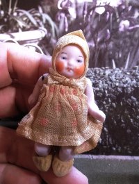 ボンネットベビー　アンティークドール　HERTWIG　オールビスク　
