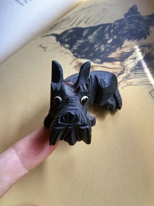 画像2: 木彫り細工のテリア　ヴィンテージのマスコット　from ENGLAND　