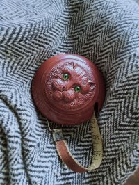 緑の眼をした猫さん　ヴィクトリアンキャット　ベークライト　テープメジャー　