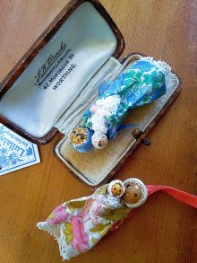 他の写真1: ドールオーナメント　ベビーといっしょ　アンフラー　２点セット　リバティーオブロンドン　