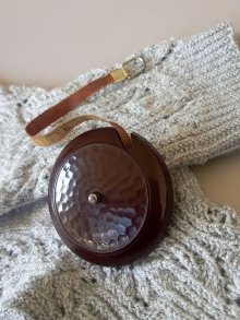 他の写真1: アンバーの眼をしたワンコ　アンティークのテープメジャー　英国　コレクション