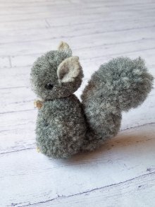 他の写真3: 灰色リス　ポンポン　毛糸玉　ドイツのヴィンテージ