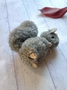 他の写真2: 灰色リス　ポンポン　毛糸玉　ドイツのヴィンテージ