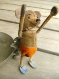 でんぐり返しをするねずみ君  シュコ社
