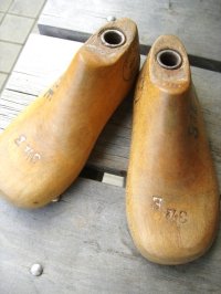 木製　ベビー靴型