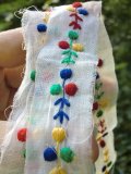 ヴィンテージ　きれいな刺繍のリボンテープ