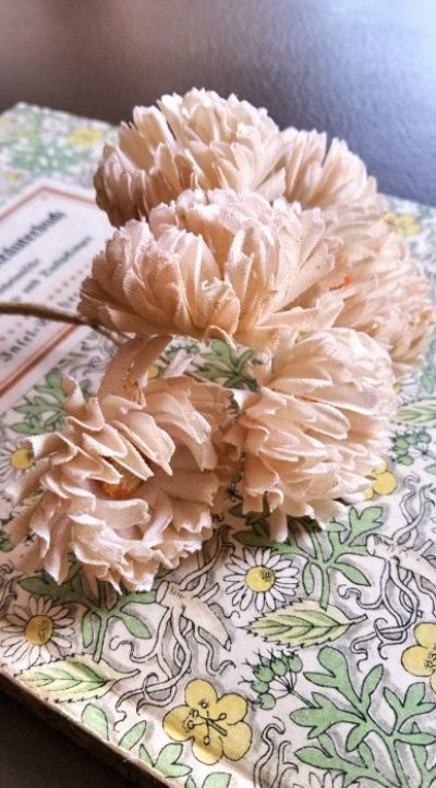 画像2: ヴィンテージの布花　コサージュ   ★ブーケ　ドール制作    　素材　造花　２．