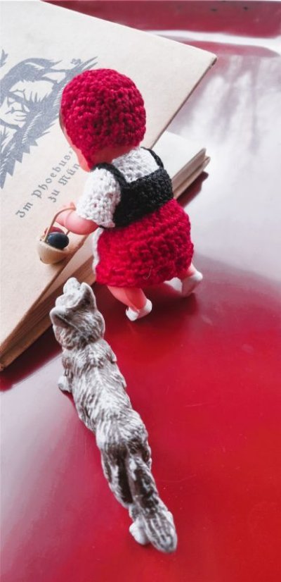 画像2: 赤ずきんちゃんと狼　ミニチュアドール 　東ドイツ　ARI社　アリドール　　　　