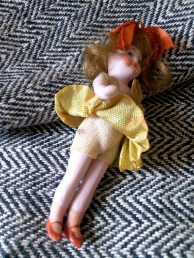 画像3: ブロンドヘアの女の子　オレンジリボン　８ｃｍ　オールビスクドール　
